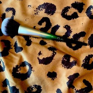 BRAND NEW‼️ Beau Gâchis Cosmetics Powder Brush